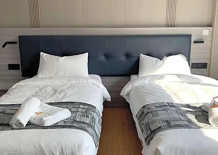 Hotel Mooncity & Boardinghouse *