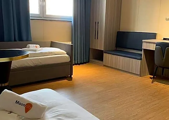 Hotel Mooncity & Boardinghouse